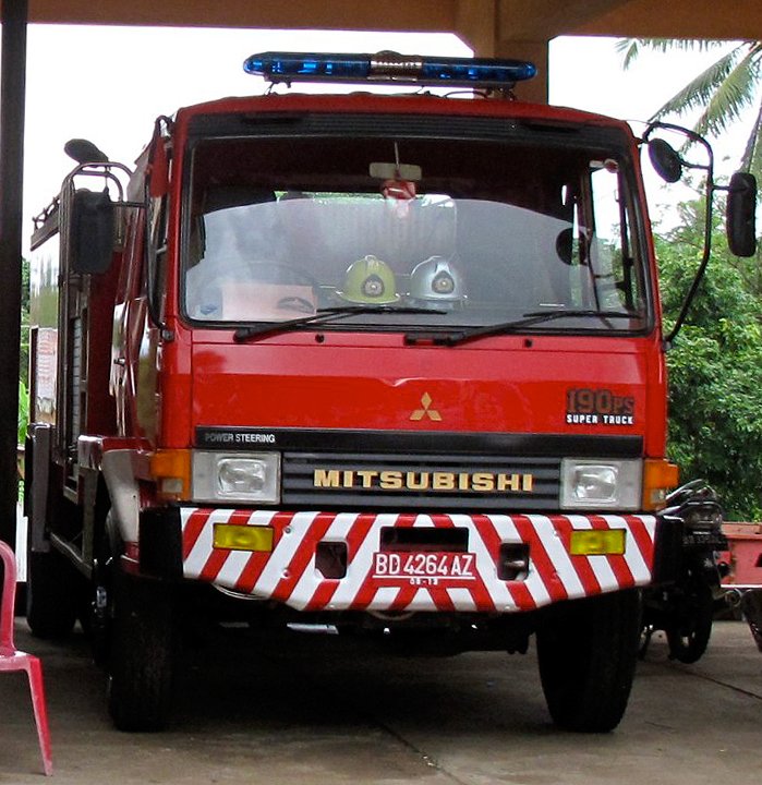 Fuso Fighter fire truck, a common home for the Mitsubishi 4M51 engine