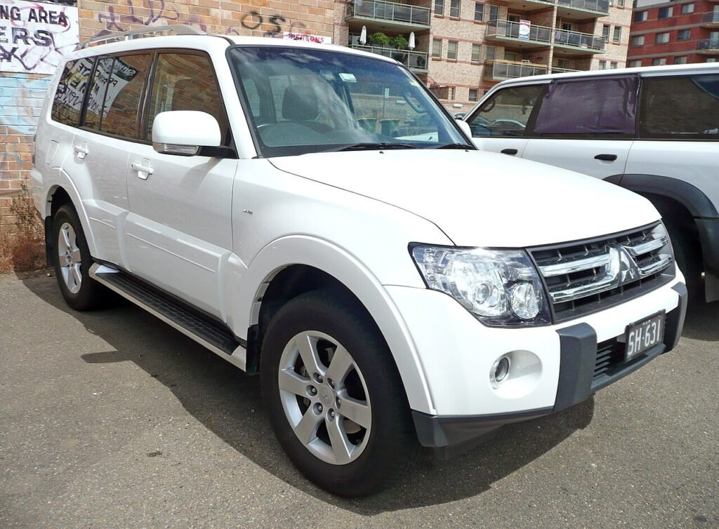 Fourth-generation Mitsubishi Pajero with 4M41 diesel